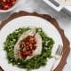 Poisson blanc nappé de salsa aux fraises fraîches et avocat