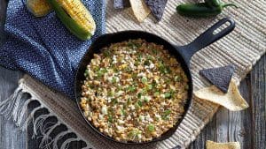 Trempette de maïs grillé à la mexicaine
