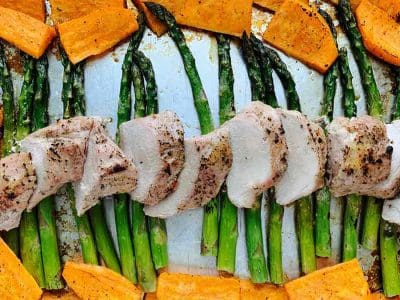 Filets-De-Porc-Patates-Douces-et-Asperges-Sur-Plaque-à-Cuisson