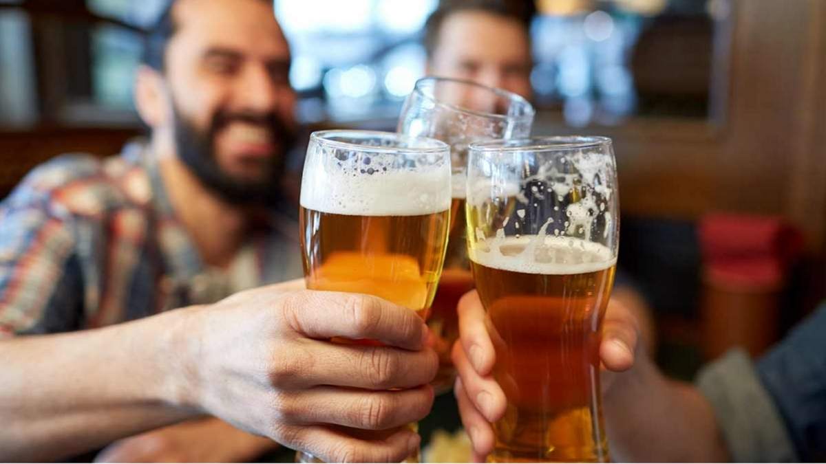 men-drinking-beer
