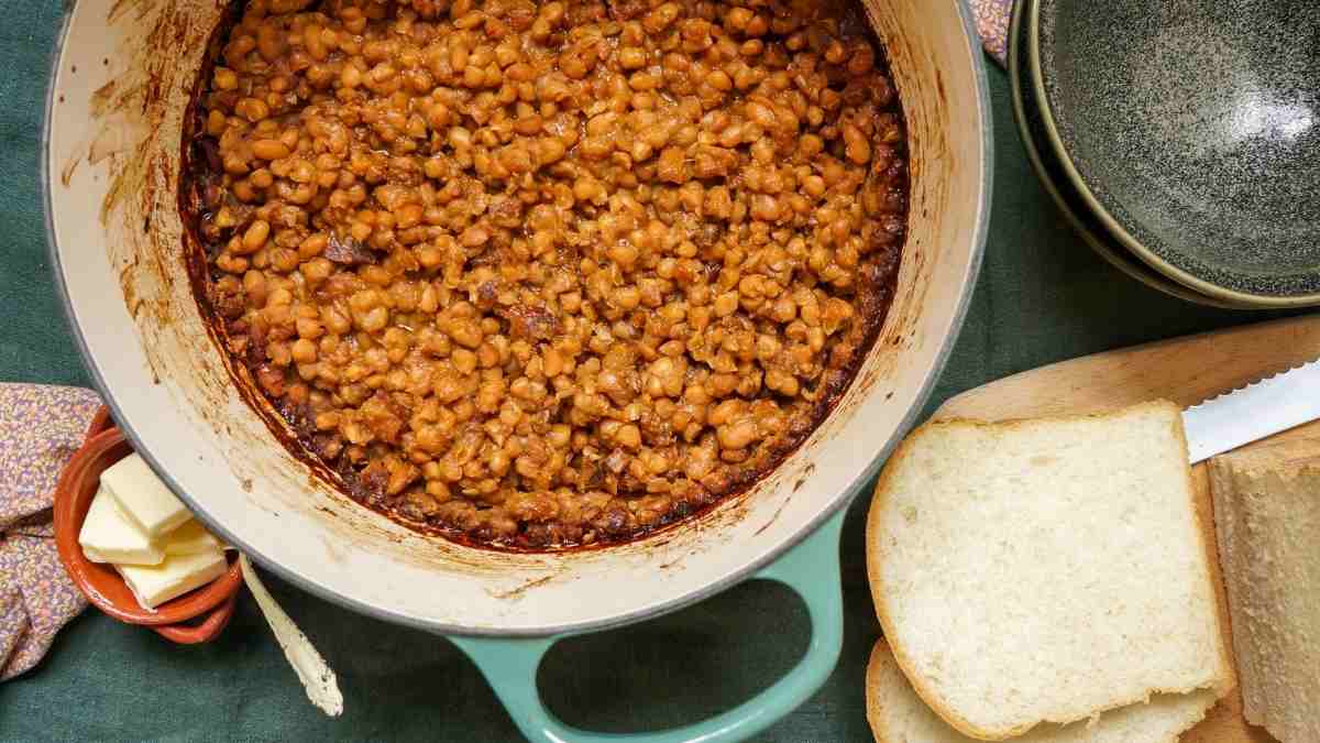 Fèves au lard à la mélasse